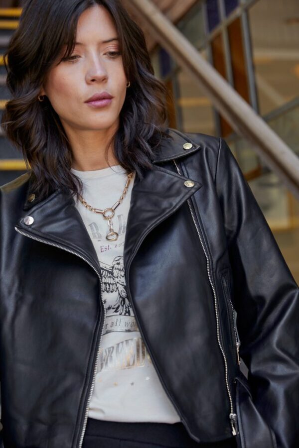 Campera ecocuero con cintruron - Image 3